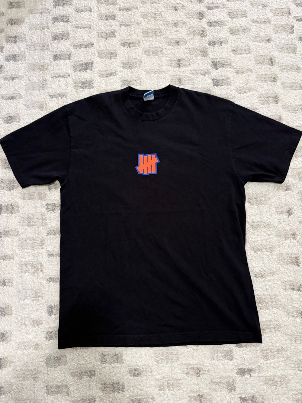 UNDEFEATED 5 Strike Logo Graphic T-Shirt Black Men's Size Large